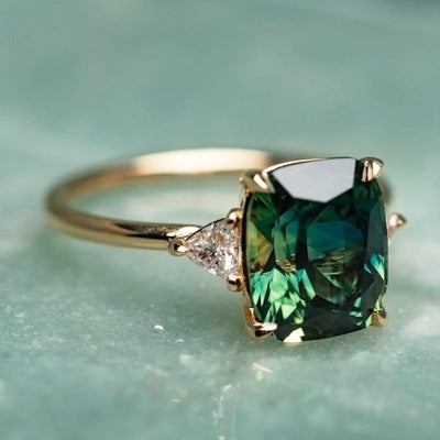 Vintage-Inspired Green Gemstone Ring | Gold 18k