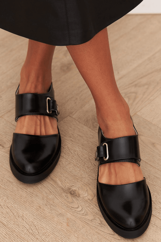 GIADA Mary Jane with adjustable strap and buckle for an elegant and comfortable style