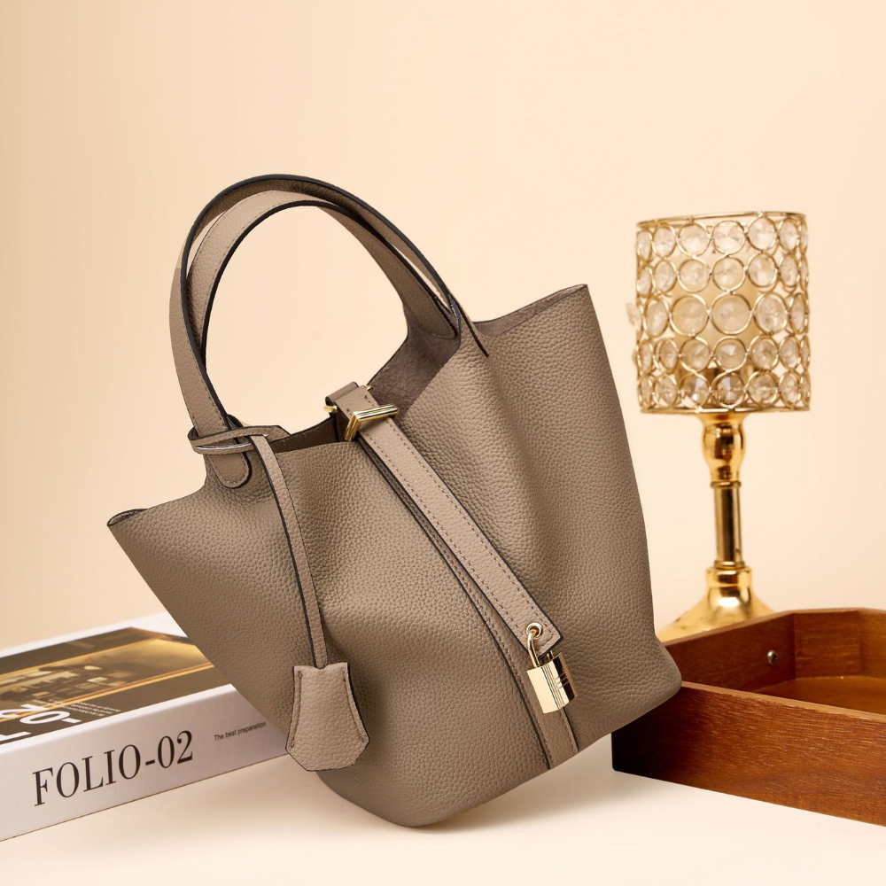 LEATHER BUCKET HANDBAG