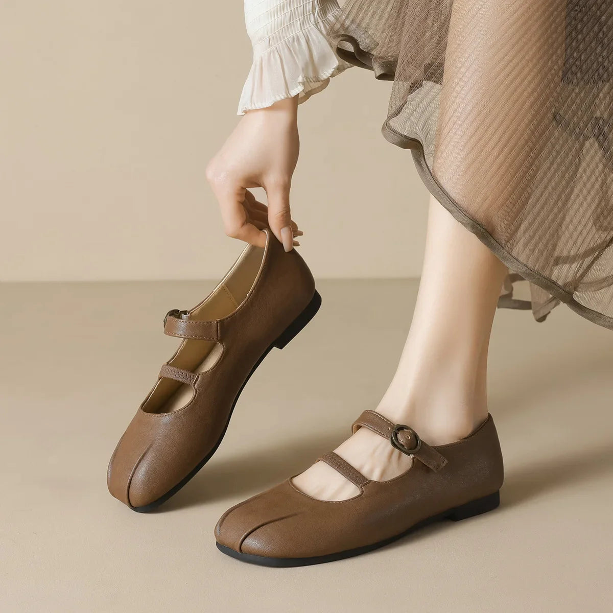 Round Toe Design Shoes
