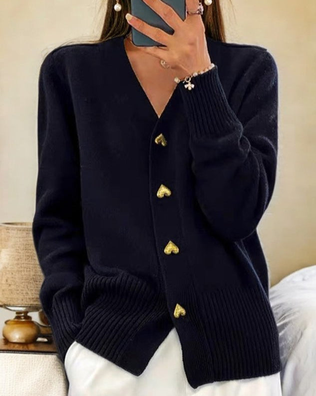 Elegant Diede Cardigan with Heart‑Shaped Buttons for Stylish Women