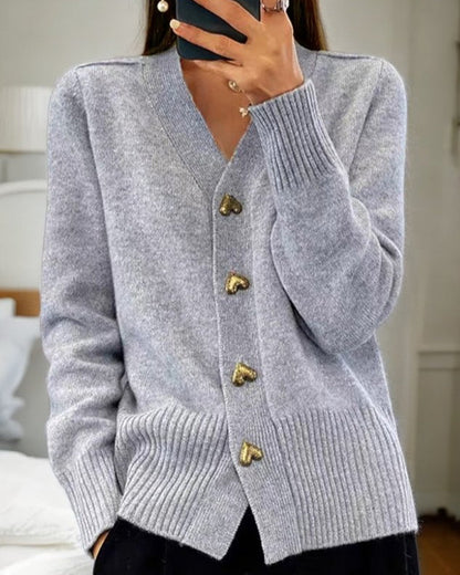 Elegant Diede Cardigan with Heart‑Shaped Buttons for Stylish Women